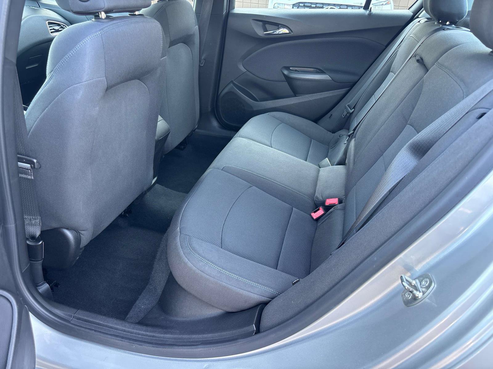 Used 2019 Chevrolet Cruze LT w/ Convenience Package FWD image 10