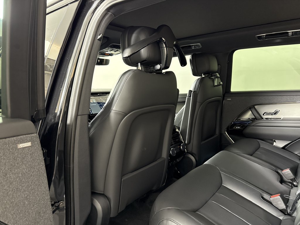 New 2027 Land Rover Range Rover Sport SE AWD/4WD image 30