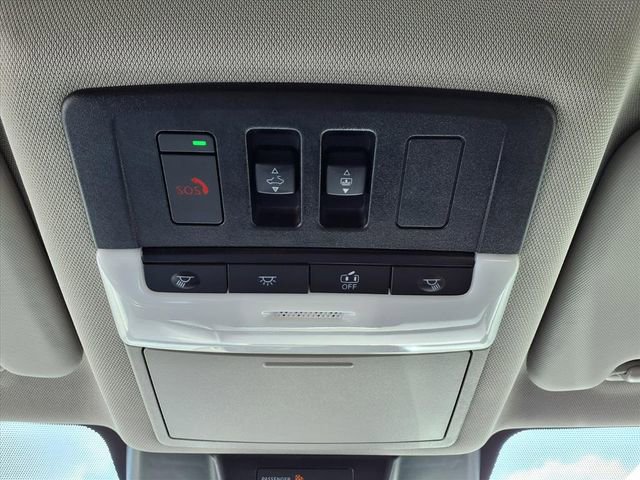 Used 2023 Nissan Rogue SV w/ SV Premium B Package FWD image 13