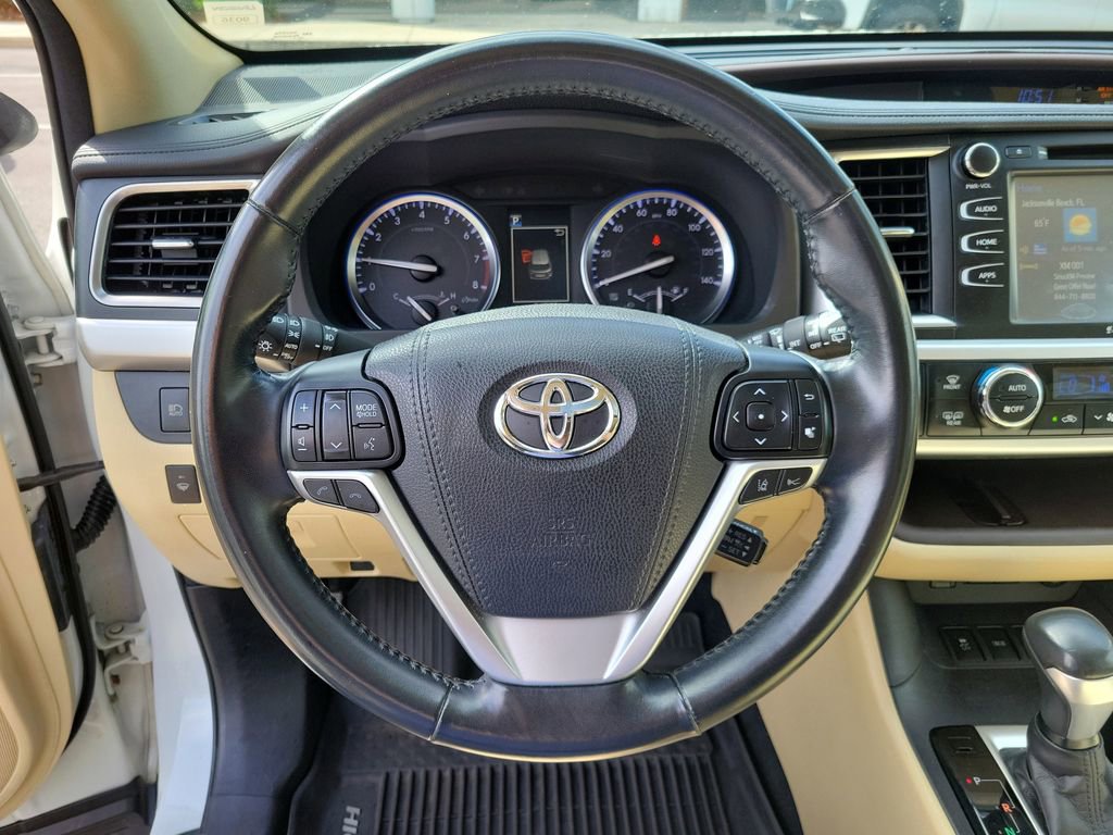 Used 2017 Toyota Highlander XLE image 27