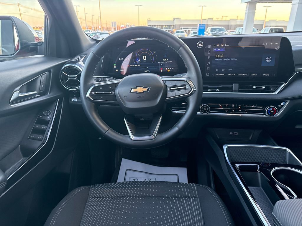 Used 2025 Chevrolet Equinox LT image 16