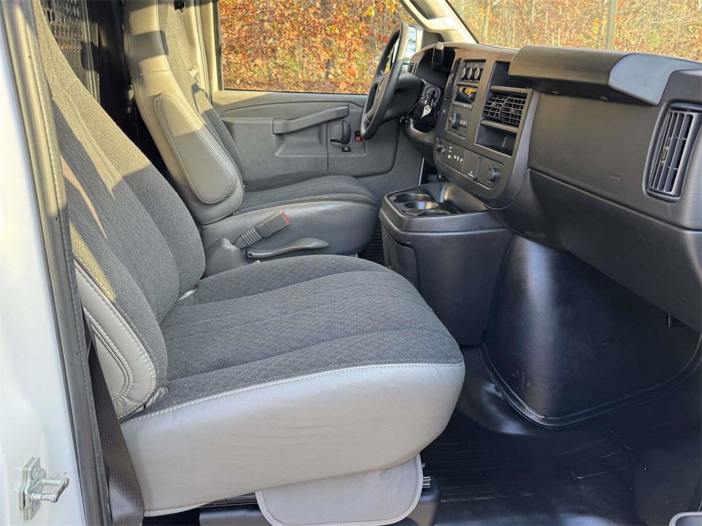 Used 2024 GMC Savana 2500 Work Van w/ Driver Convenience Package image 14