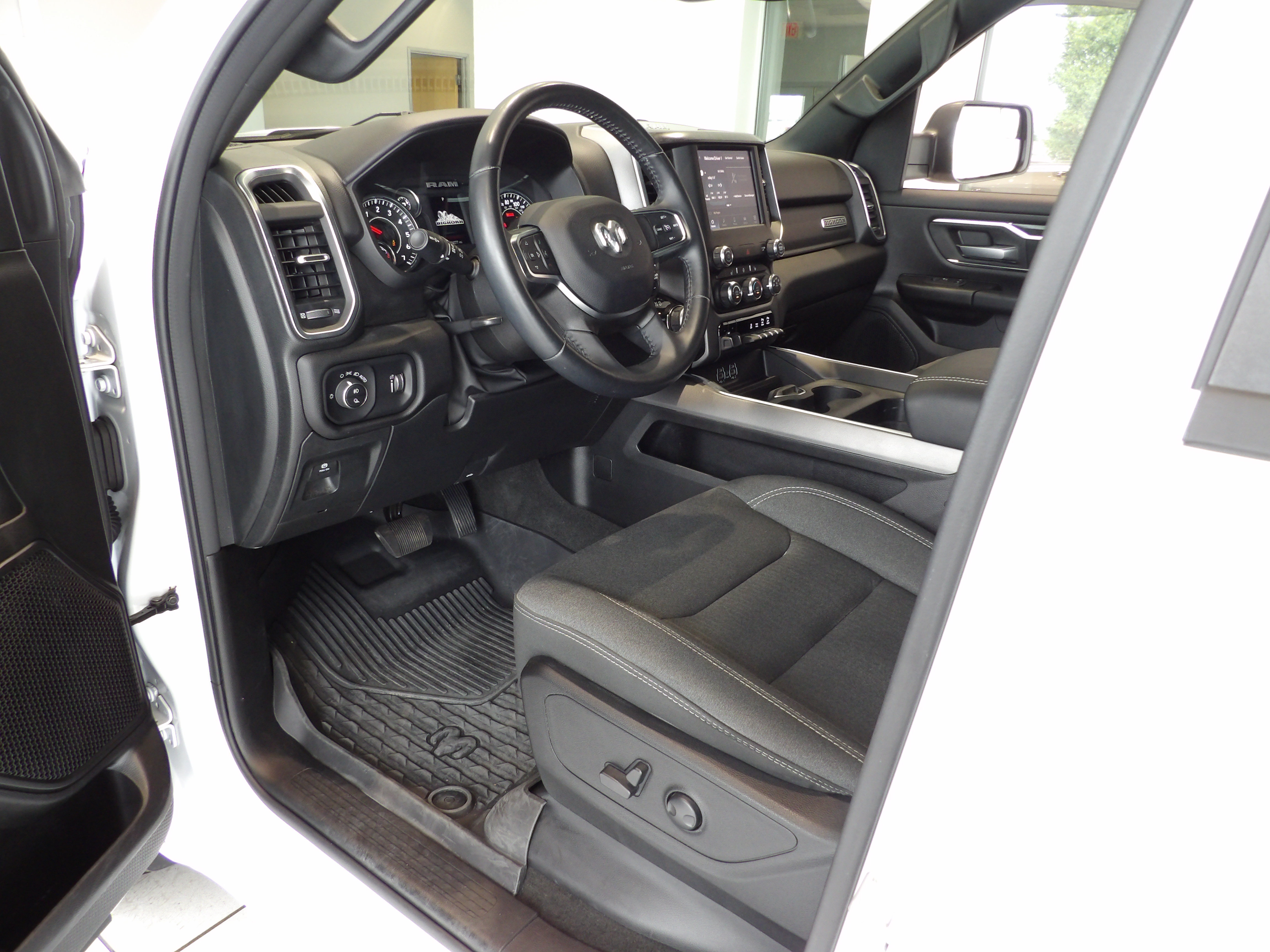 Used 2024 RAM 1500 Big Horn AWD/4WD image 8