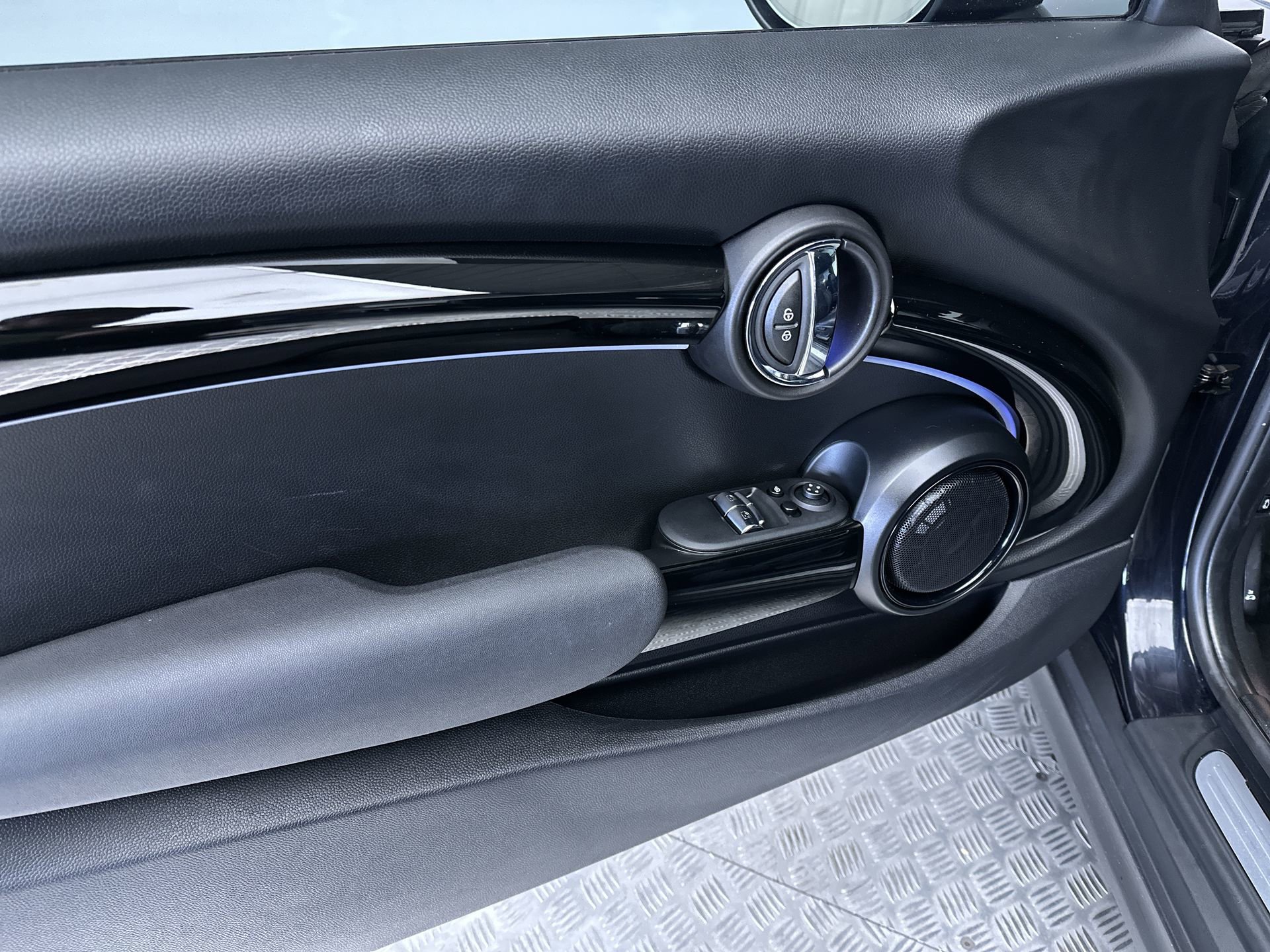 Certified 2024 MINI Cooper SE FWD image 16
