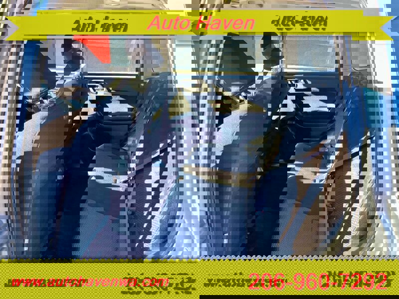 Used 2015 Subaru Forester 2.5i Premium w/ All-Weather Package image 10