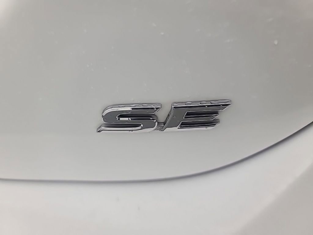 Used 2022 Toyota Camry SE FWD image 11