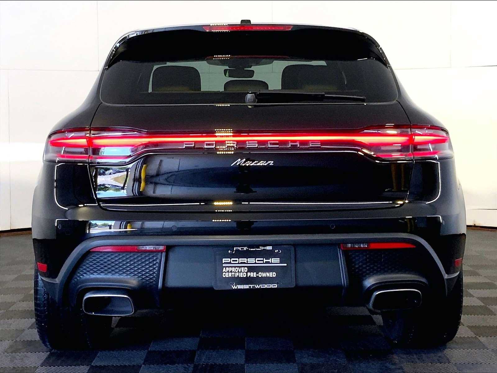 Certified 2023 Porsche Macan AWD/4WD image 6