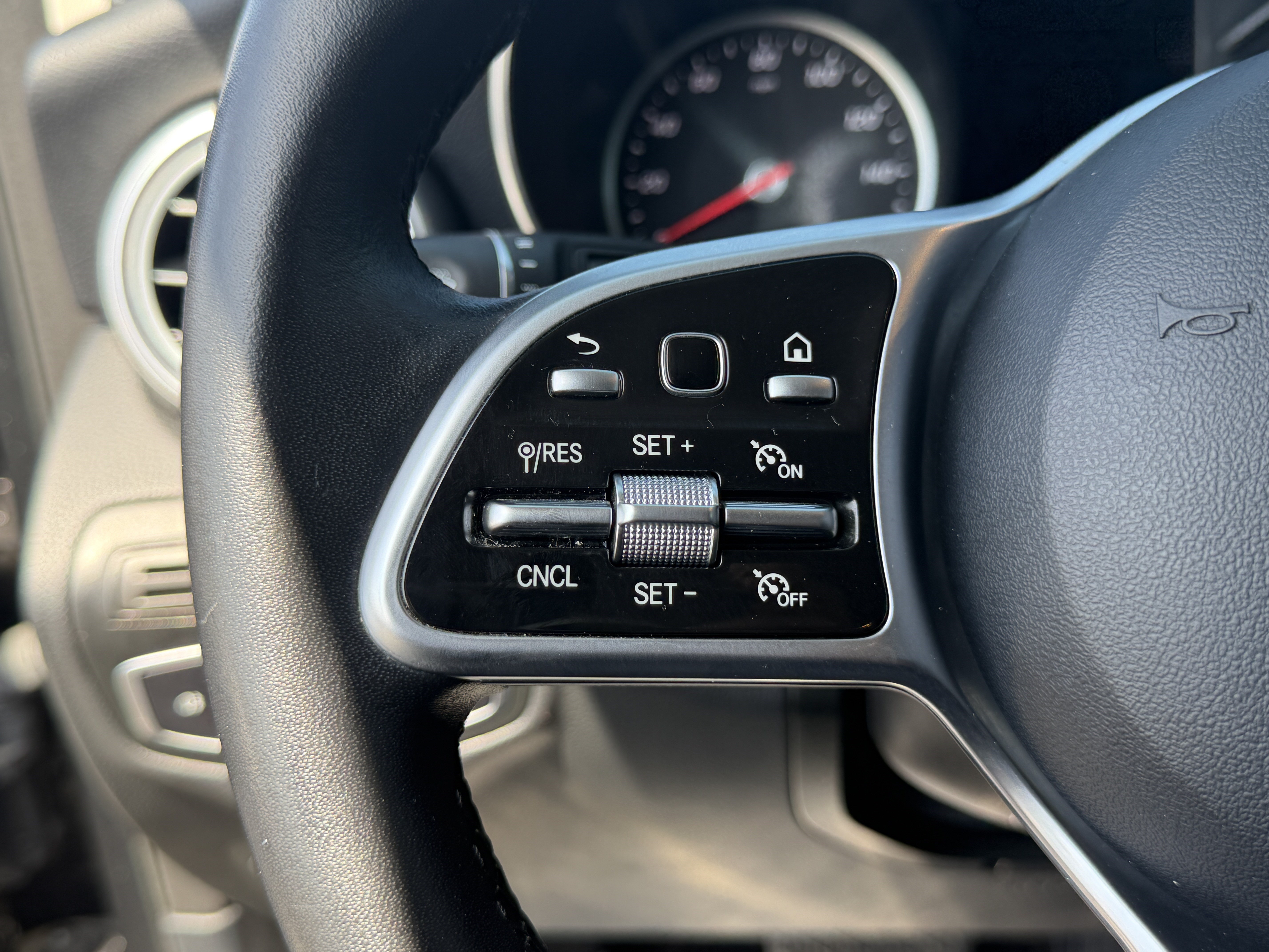 Used 2021 Mercedes-Benz GLC 300 4MATIC image 18