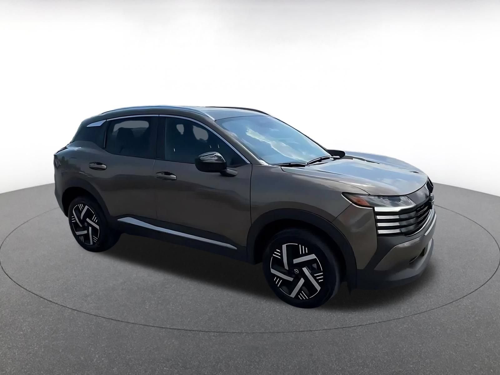 Used 2026 Nissan Kicks SV w/ Cold Weather Package FWD video 2
