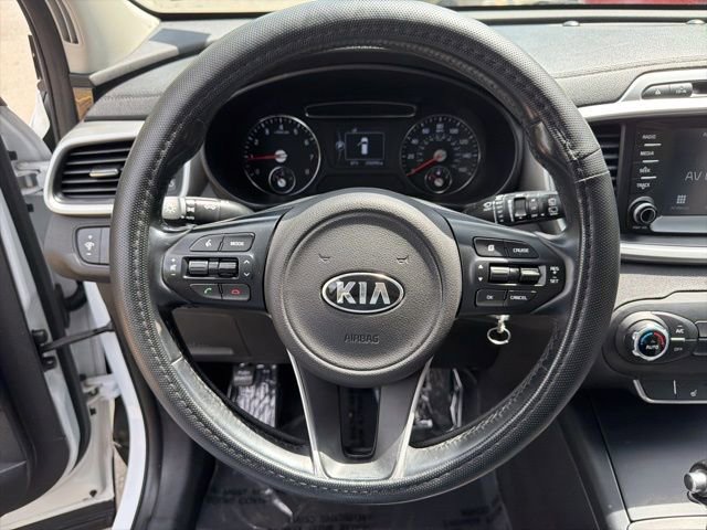 Used 2018 Kia Sorento LX AWD/4WD image 16
