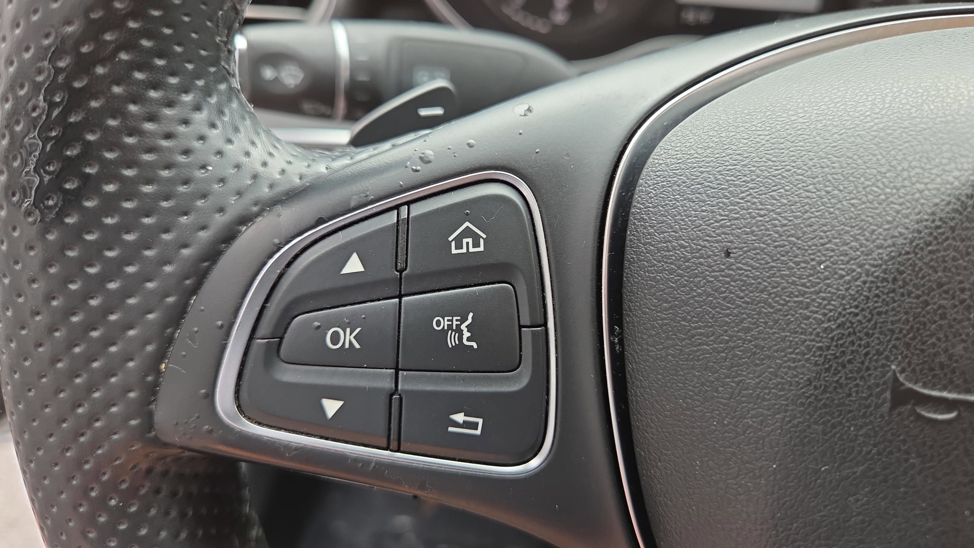 Used 2015 Mercedes-Benz C 300 4MATIC Sedan image 27