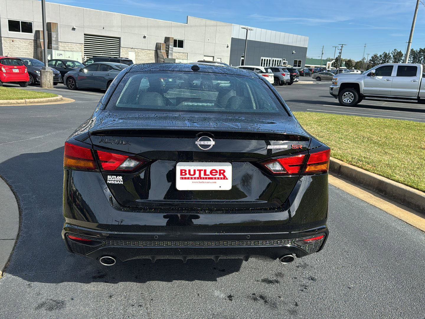 New 2026 Nissan Altima 2.5 SR w/ SR Midnight Edition Package image 4