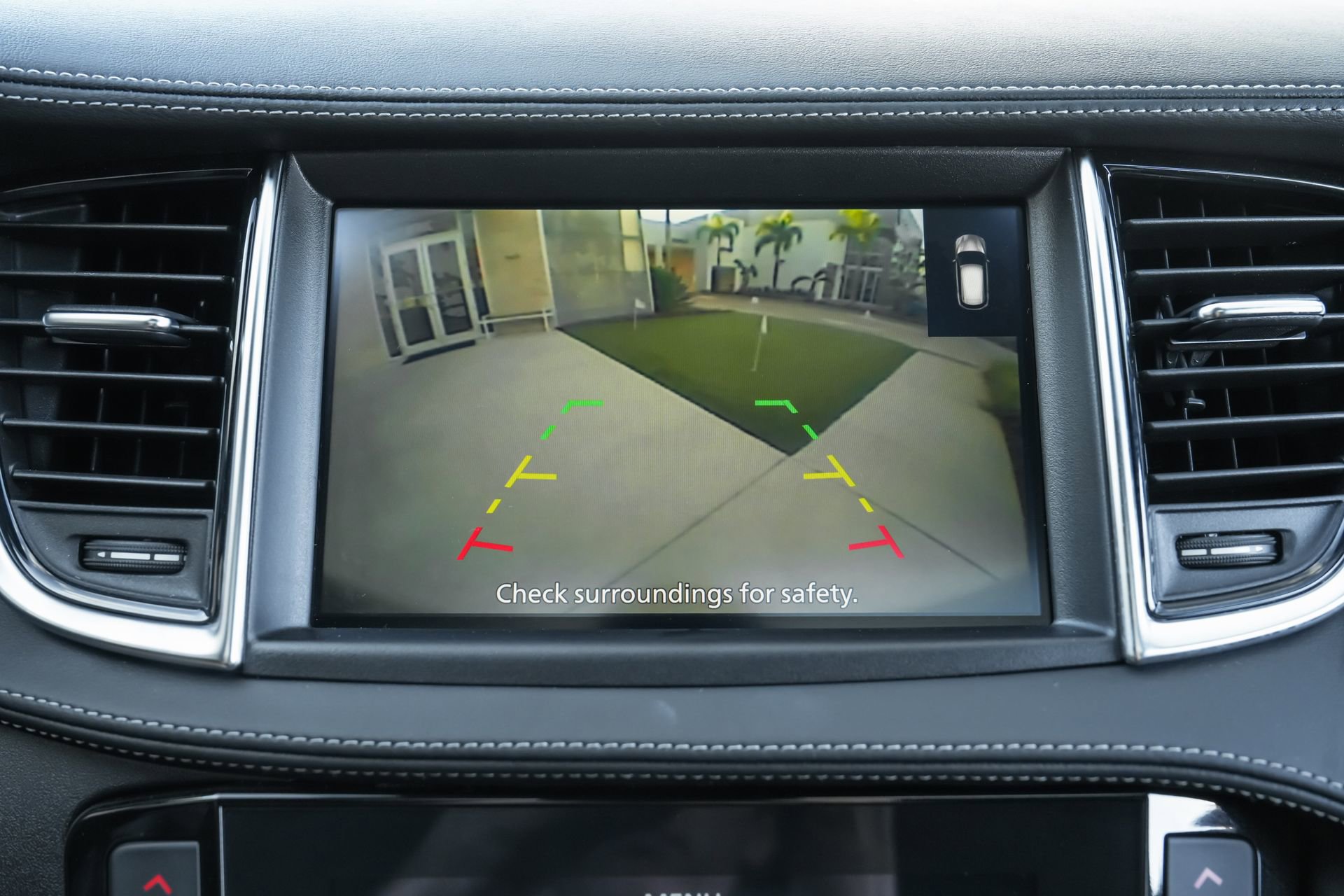 Used 2025 INFINITI QX55 Luxe w/ Cargo Package image 12