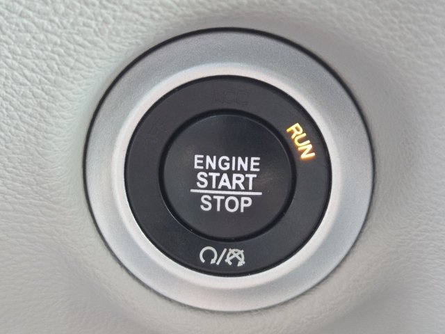 Used 2019 Chrysler Pacifica Touring-L FWD image 21