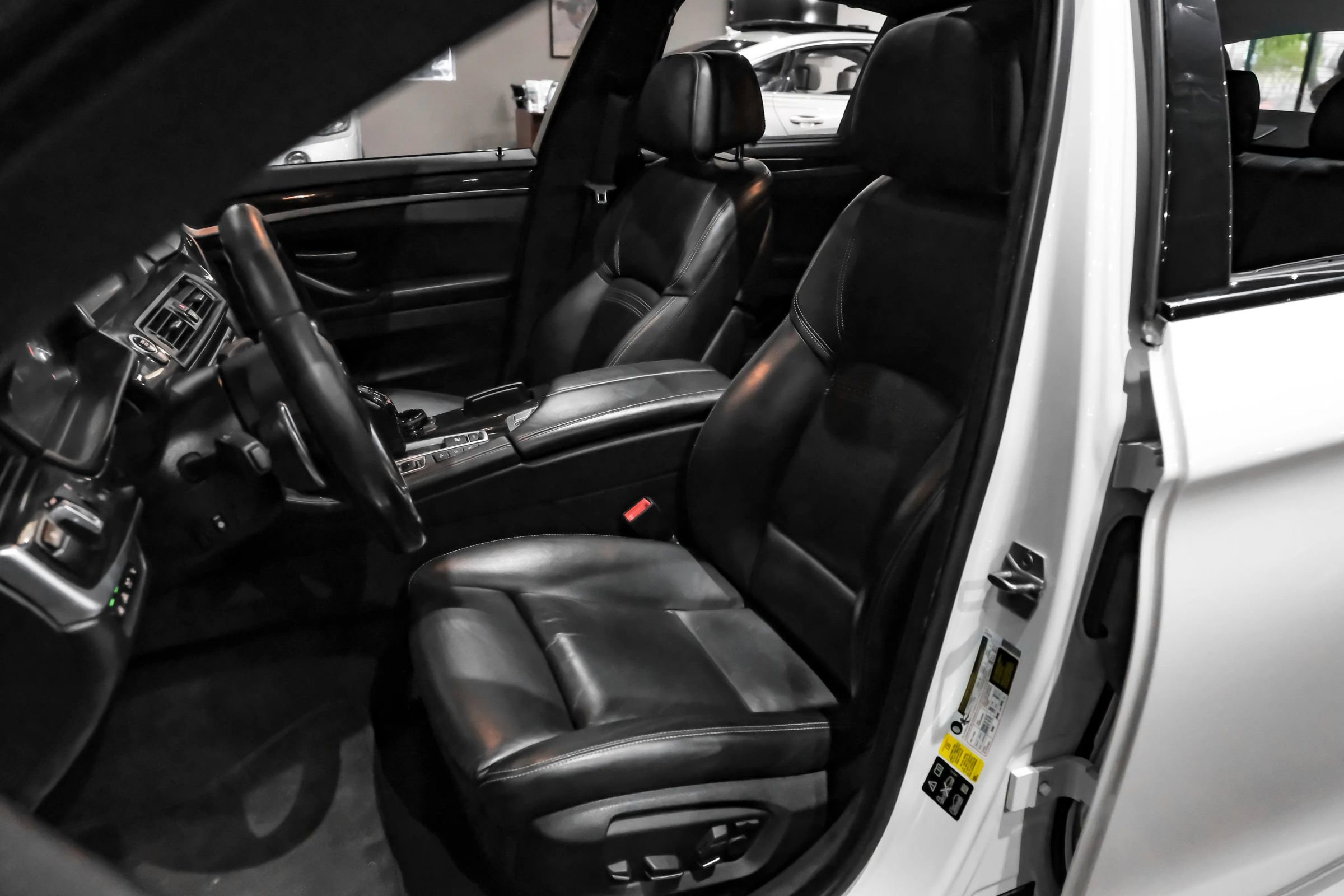 Used 2016 BMW 550i xDrive Sedan AWD/4WD image 30