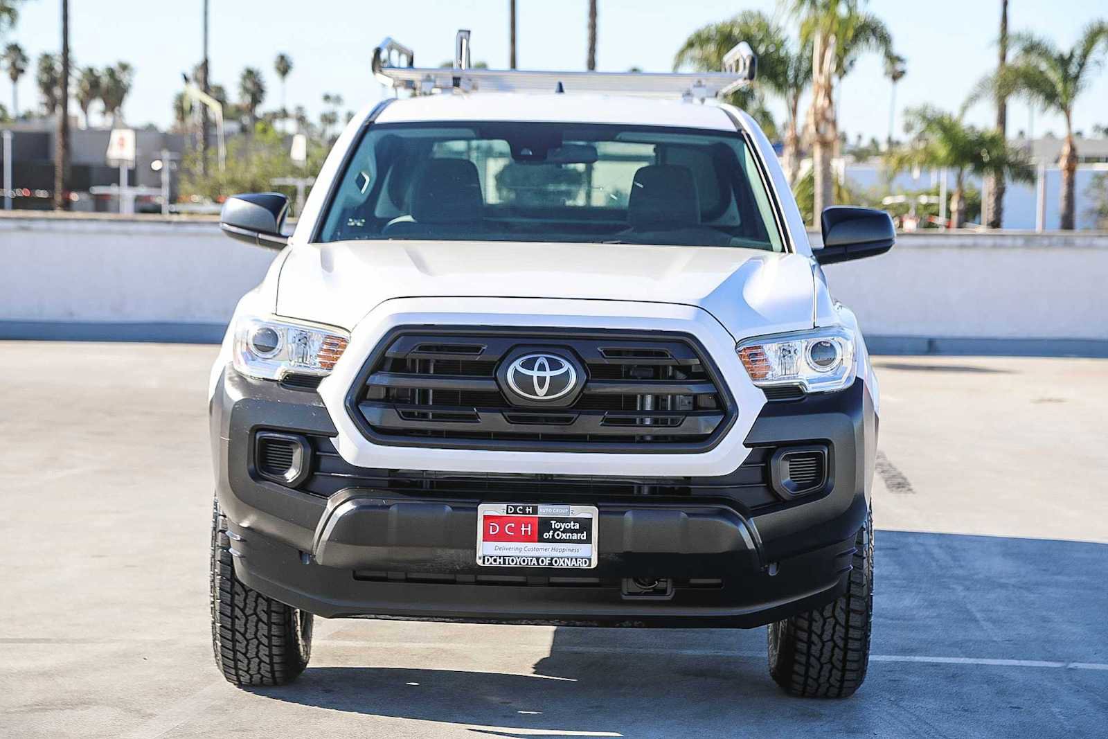 Certified 2018 Toyota Tacoma SR image 3