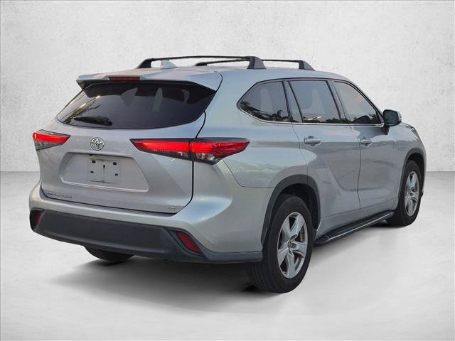 Used 2021 Toyota Highlander LE FWD image 5