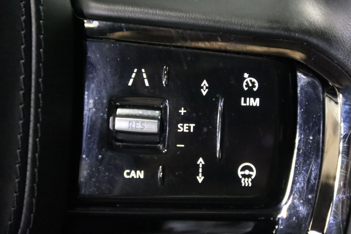 Used 2025 Land Rover Range Rover Velar Dynamic SE AWD/4WD image 17
