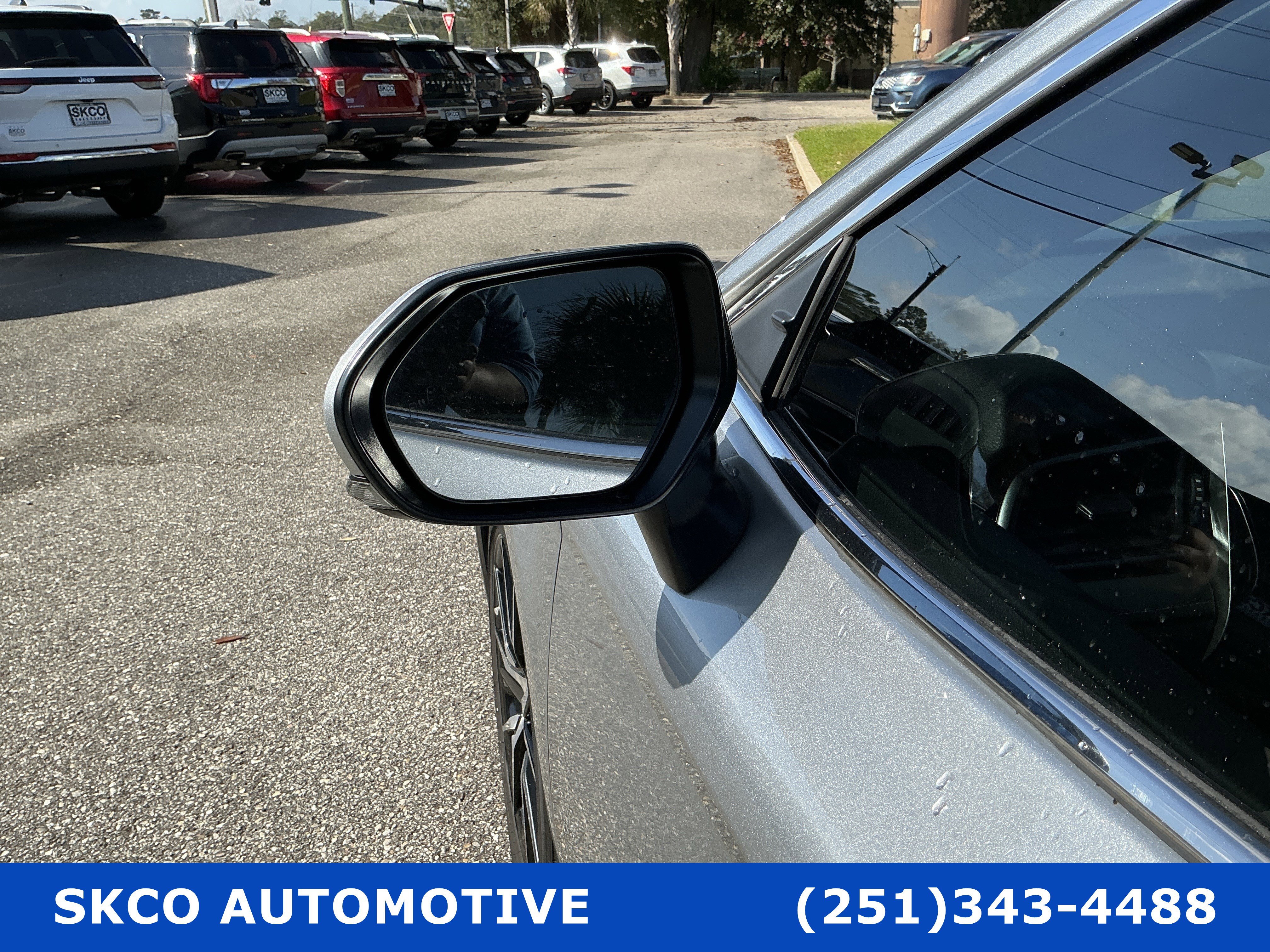 Used 2024 Toyota Camry SE image 10