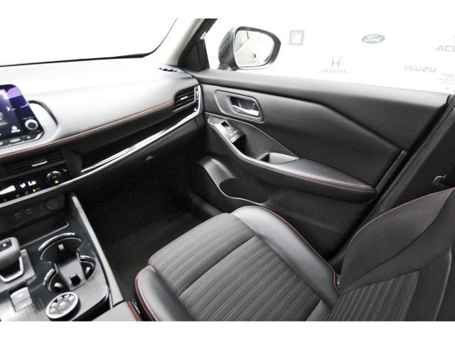 Used 2025 Nissan Rogue SV AWD/4WD image 10