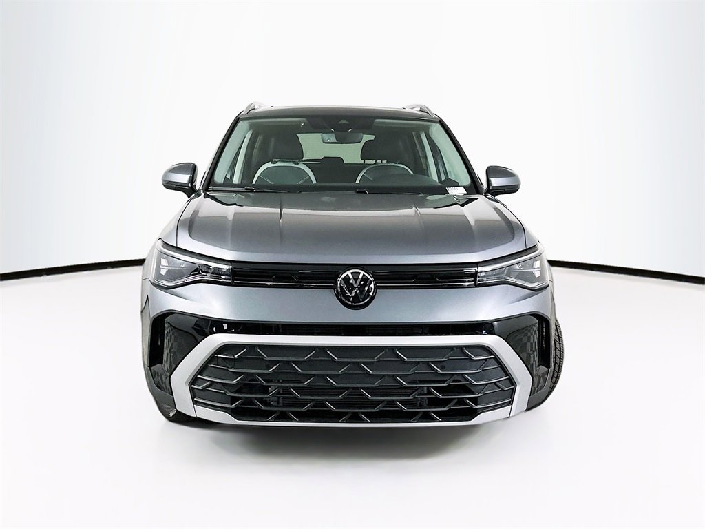 New 2025 Volkswagen Taos SE image 5