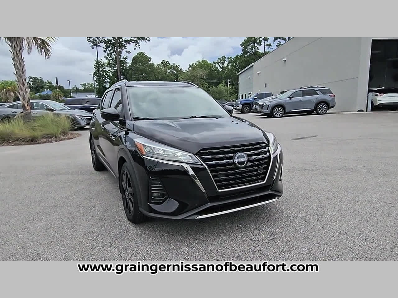 Used 2023 Nissan Kicks SR FWD image 19