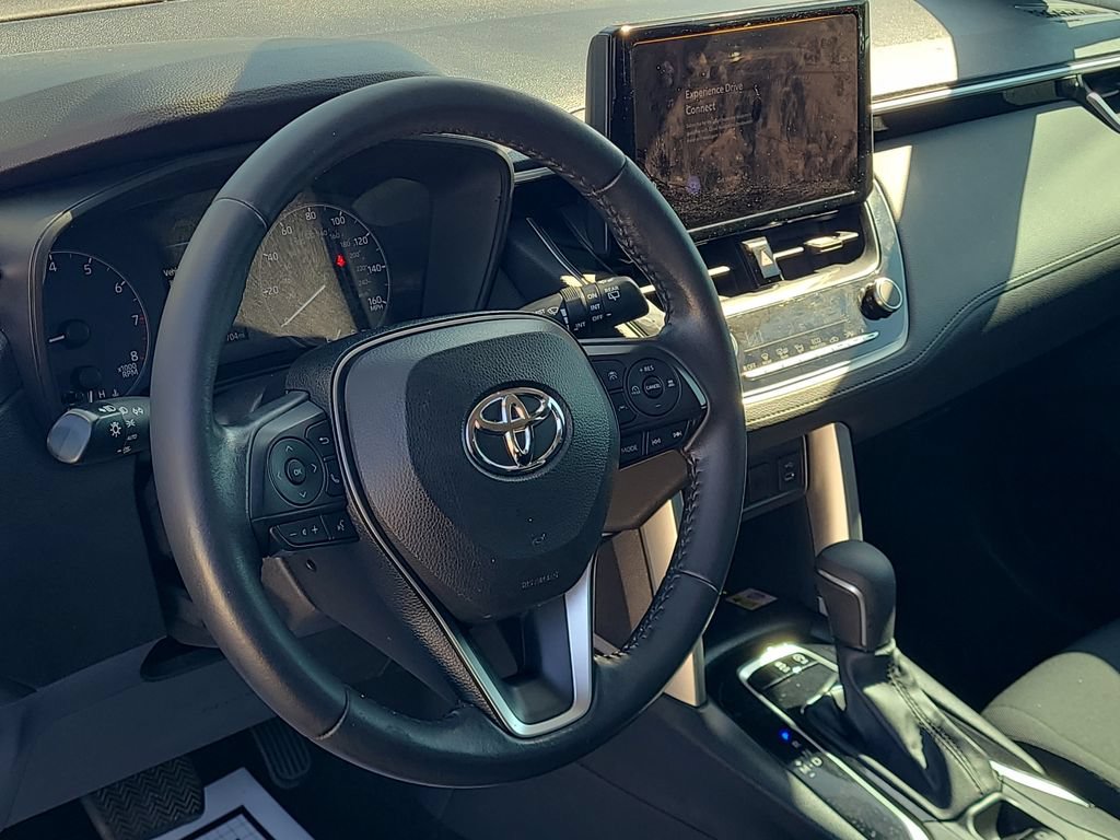 Used 2023 Toyota Corolla Cross LE FWD image 11