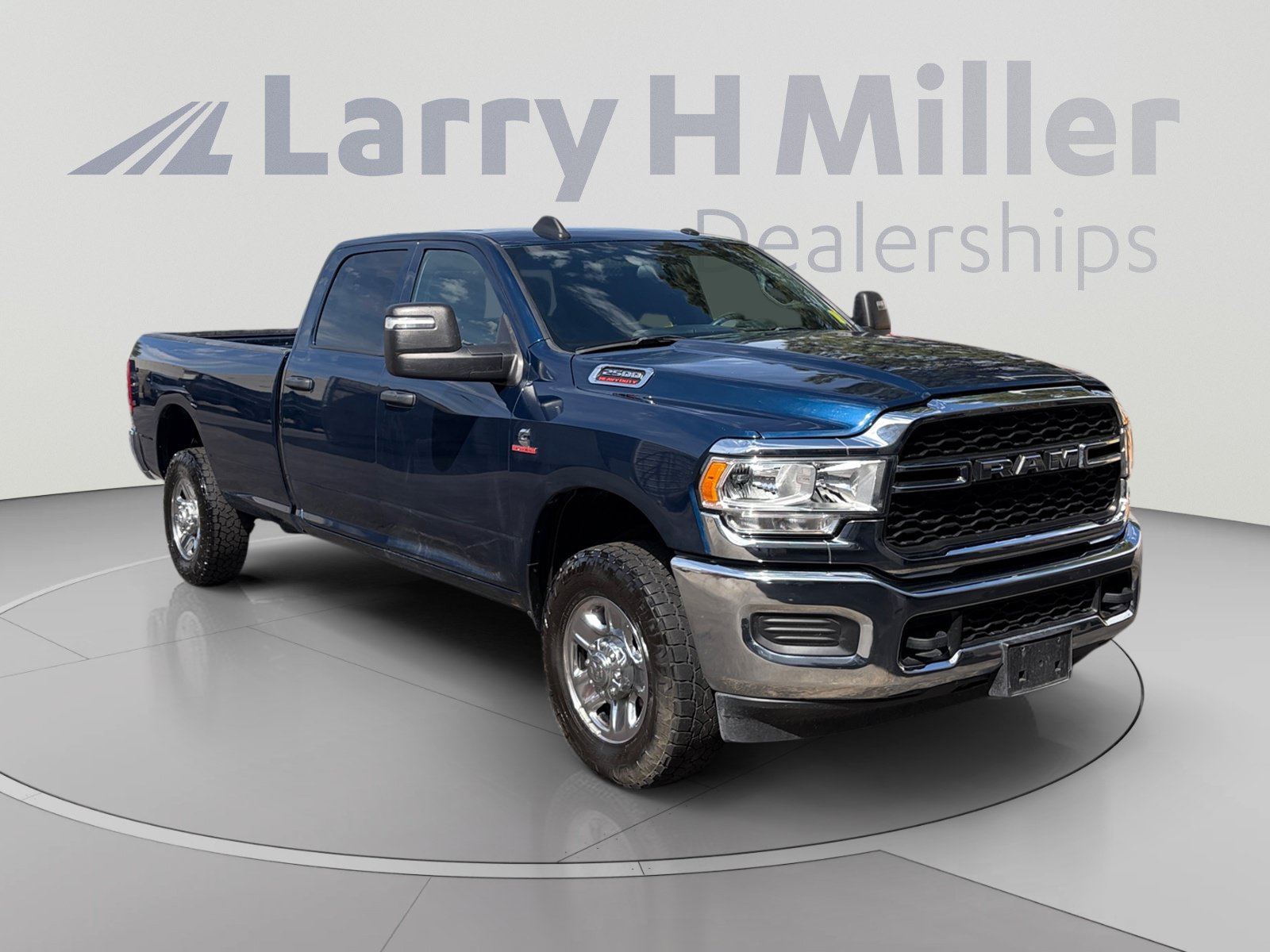 Used 2024 RAM 2500 Tradesman w/ Chrome Appearance Group AWD/4WD image 7