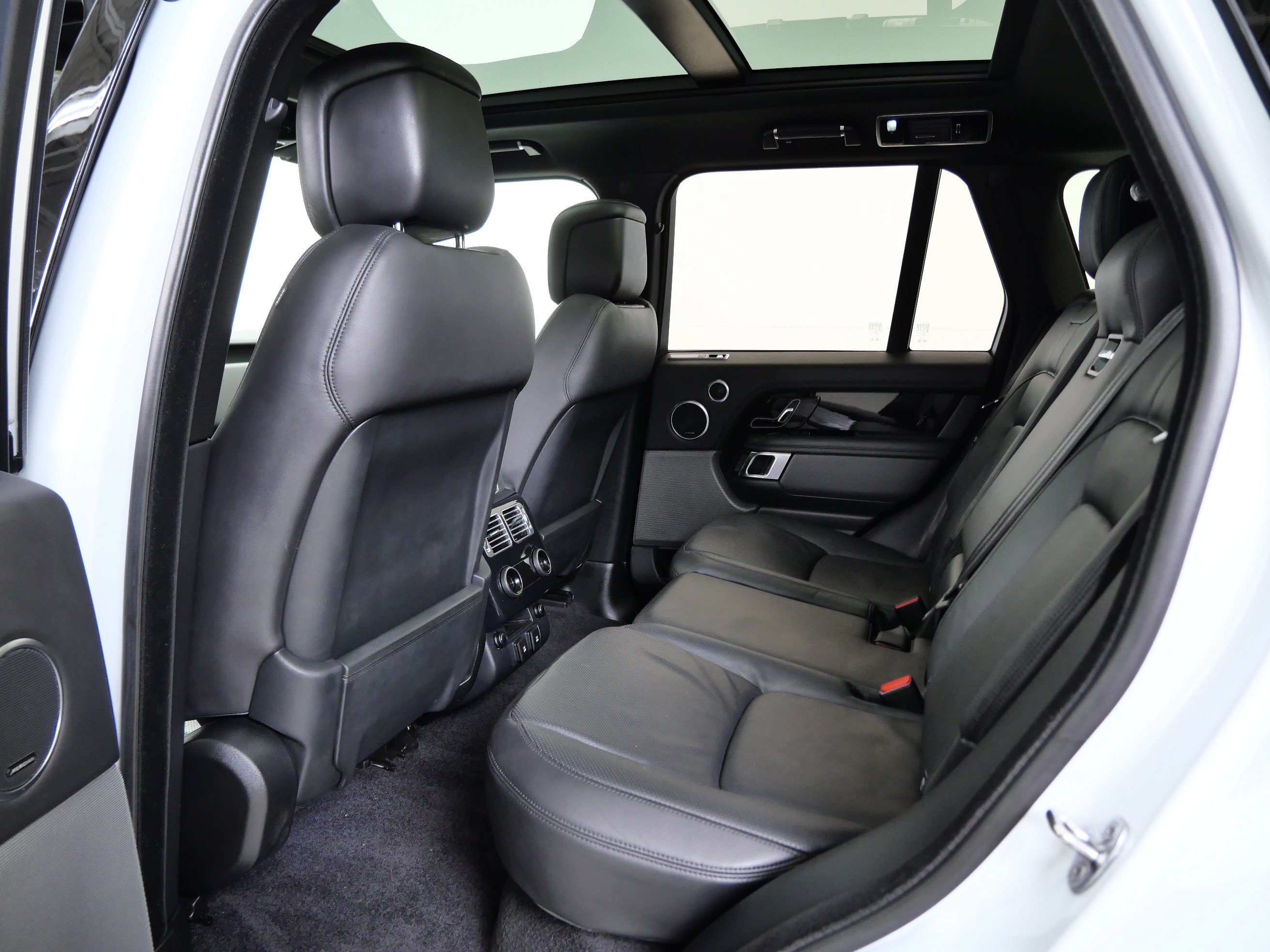 Used 2019 Land Rover Range Rover Supercharged AWD/4WD image 15