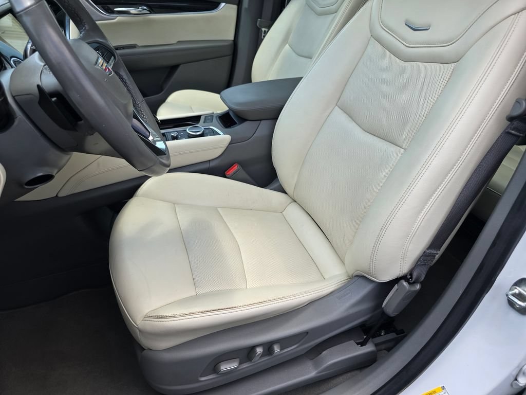 Used 2023 Cadillac XT6 Premium Luxury FWD image 16