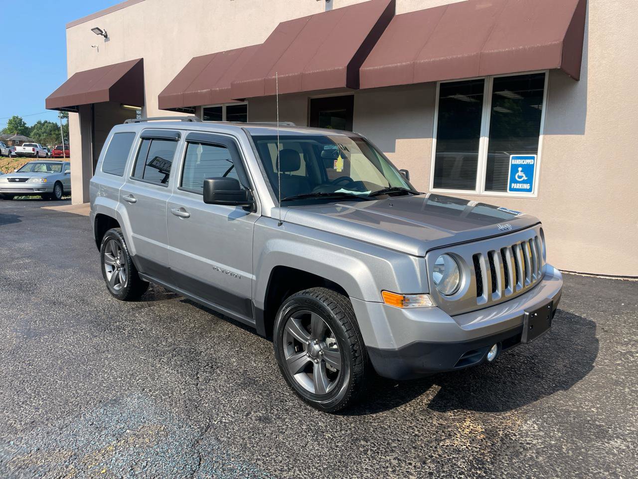 Used 2015 Jeep Patriot High Altitude AWD/4WD image 3