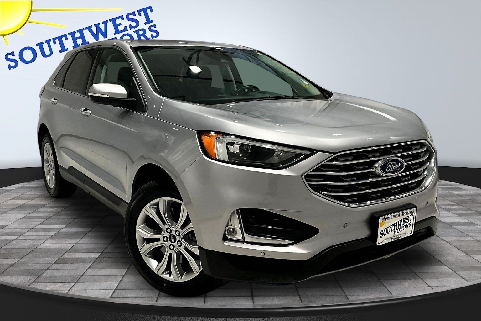 Used 2024 Ford Edge Titanium AWD/4WD image 3