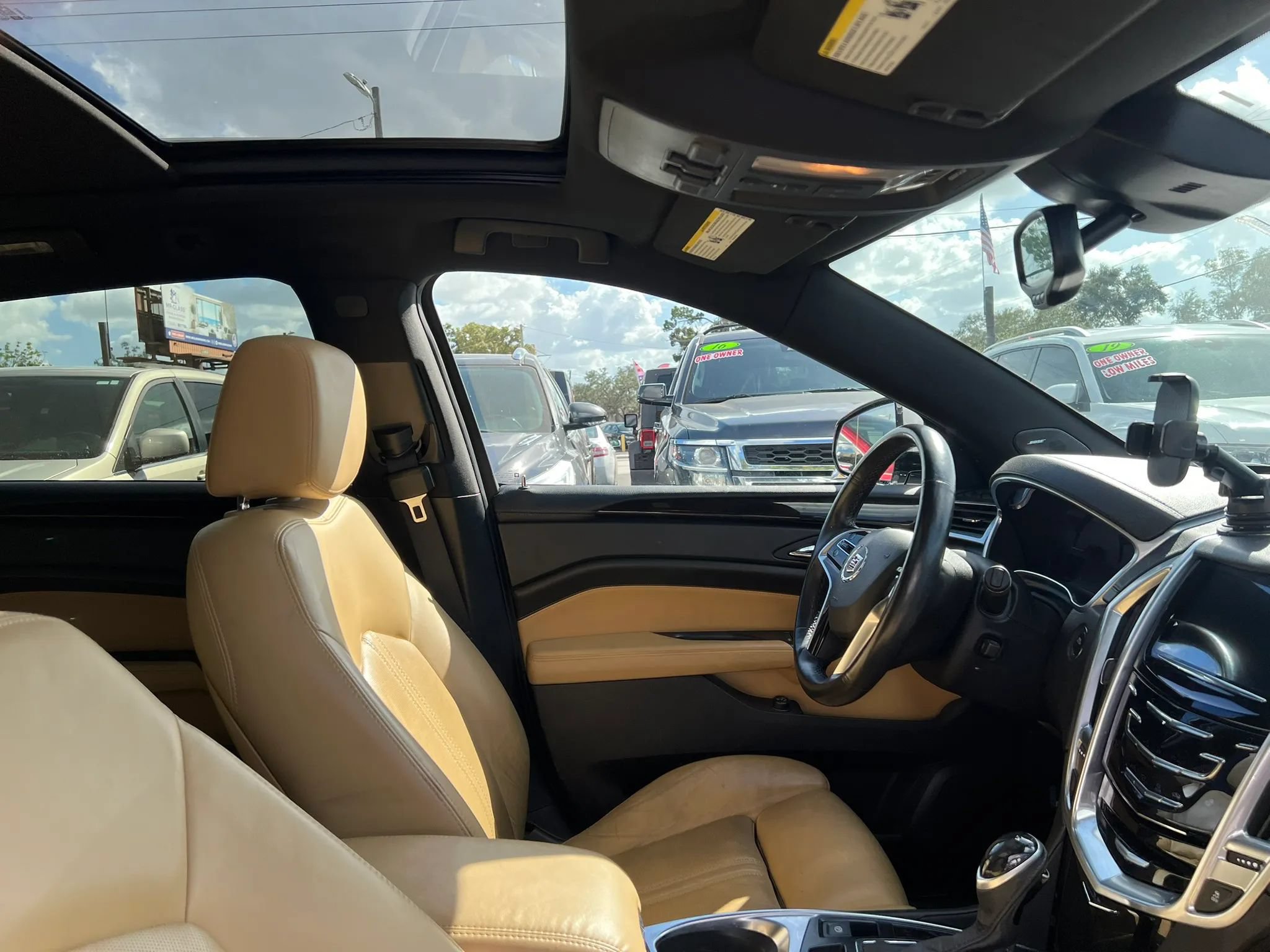 Used 2014 Cadillac SRX Luxury w/ Driver Awareness Package AWD/4WD image 18