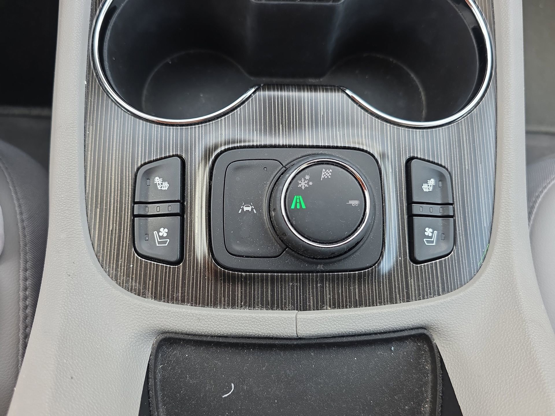Used 2021 GMC Acadia SLT w/ Technology Package FWD image 25