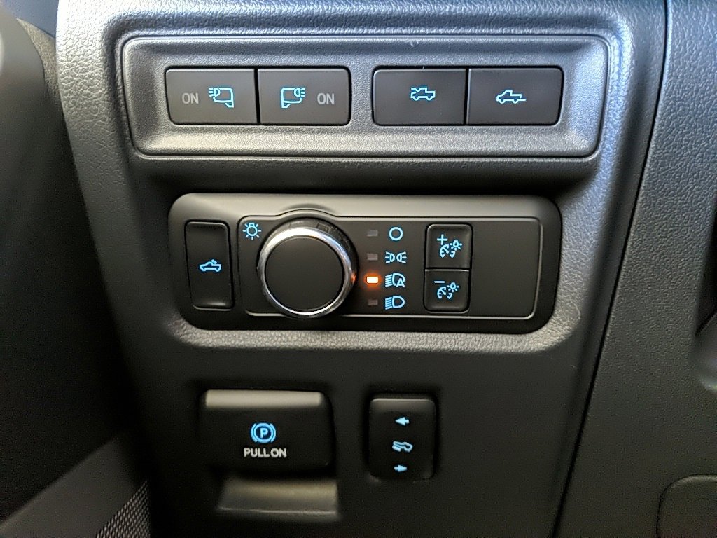 Used 2022 Ford F150 Lightning Lariat image 24