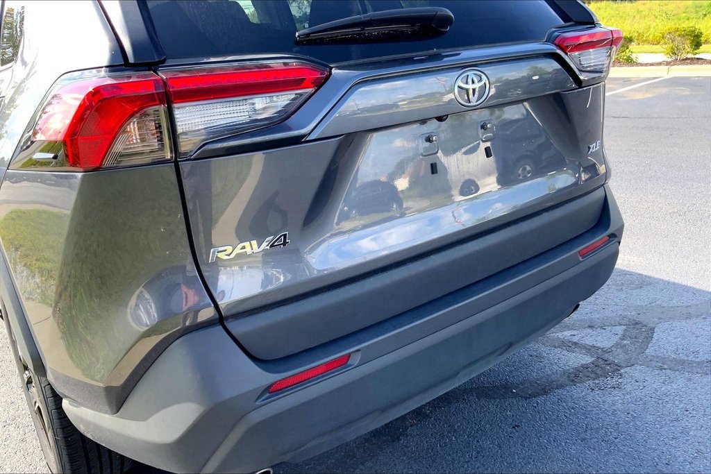 Used 2025 Toyota RAV4 XLE FWD image 4