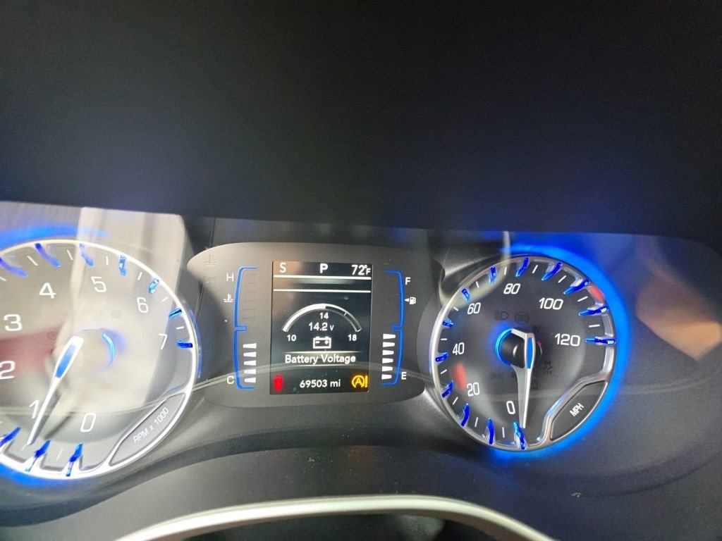 Used 2023 Chrysler Voyager LX FWD image 13