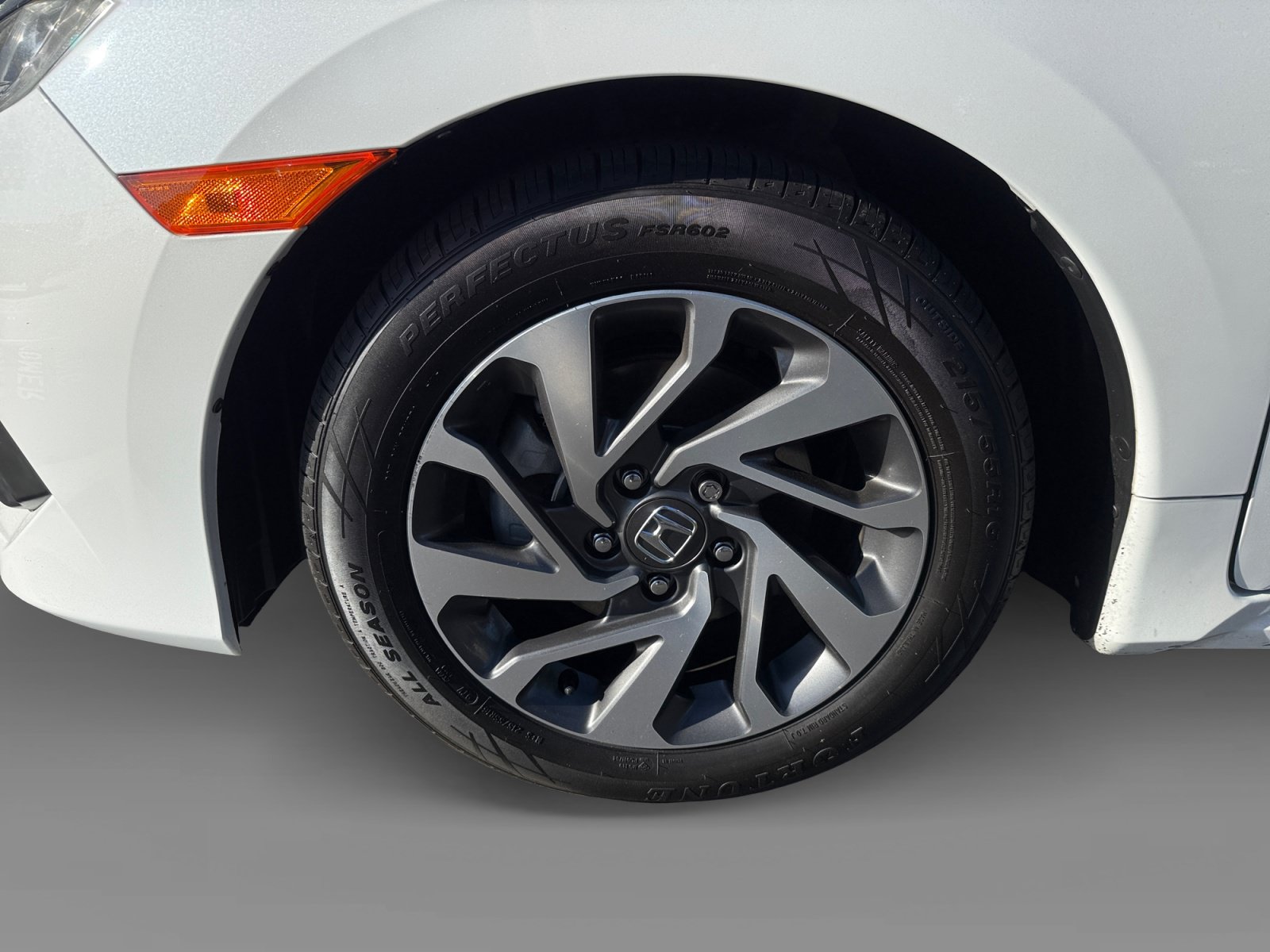 Used 2018 Honda Civic EX image 9