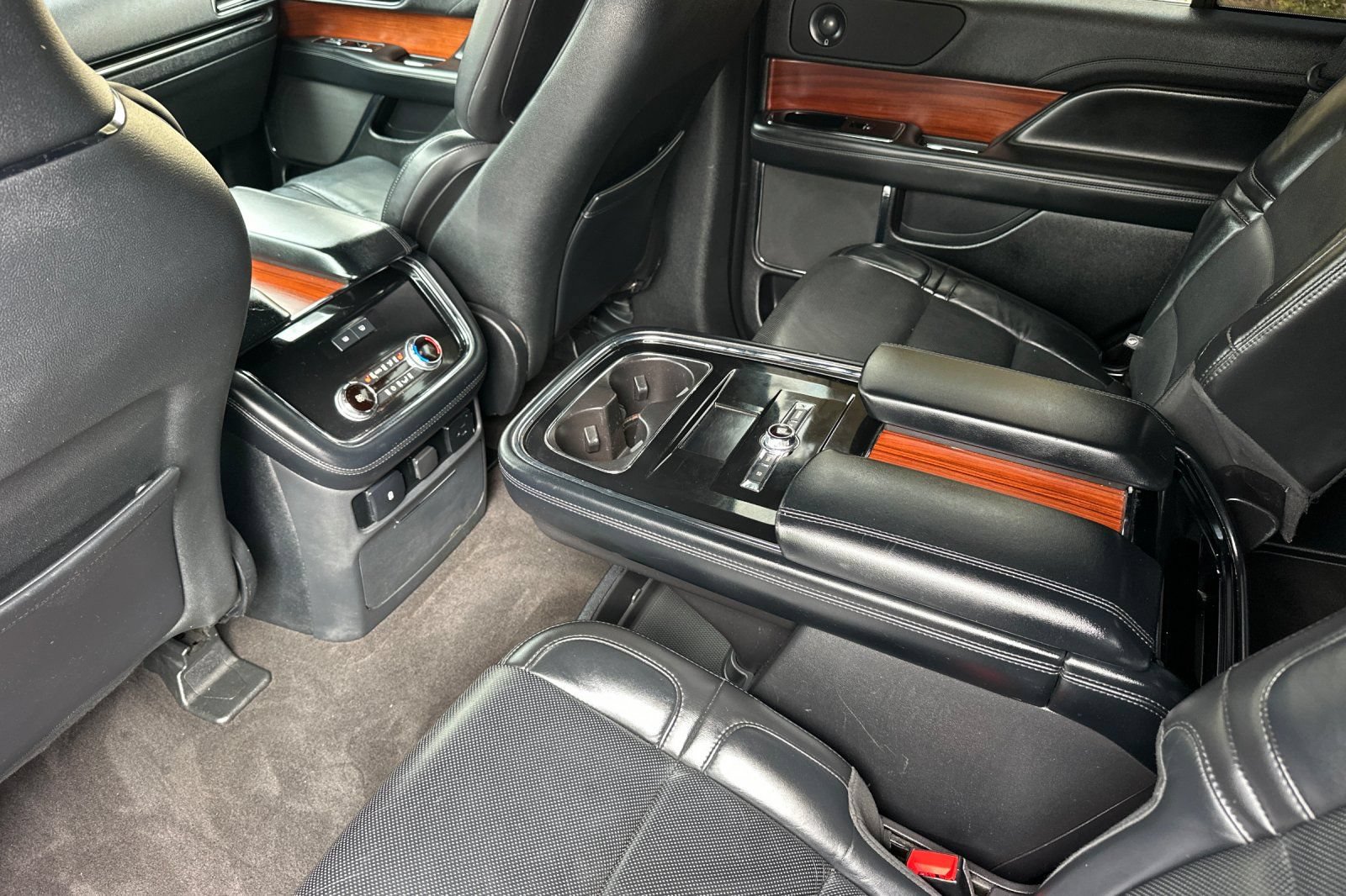 Used 2020 Lincoln Navigator Reserve RWD image 11