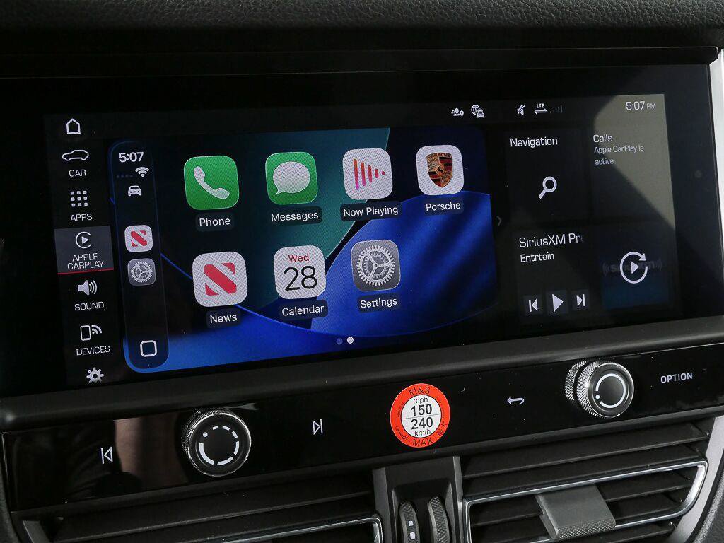 Certified 2026 Porsche Macan AWD/4WD image 14