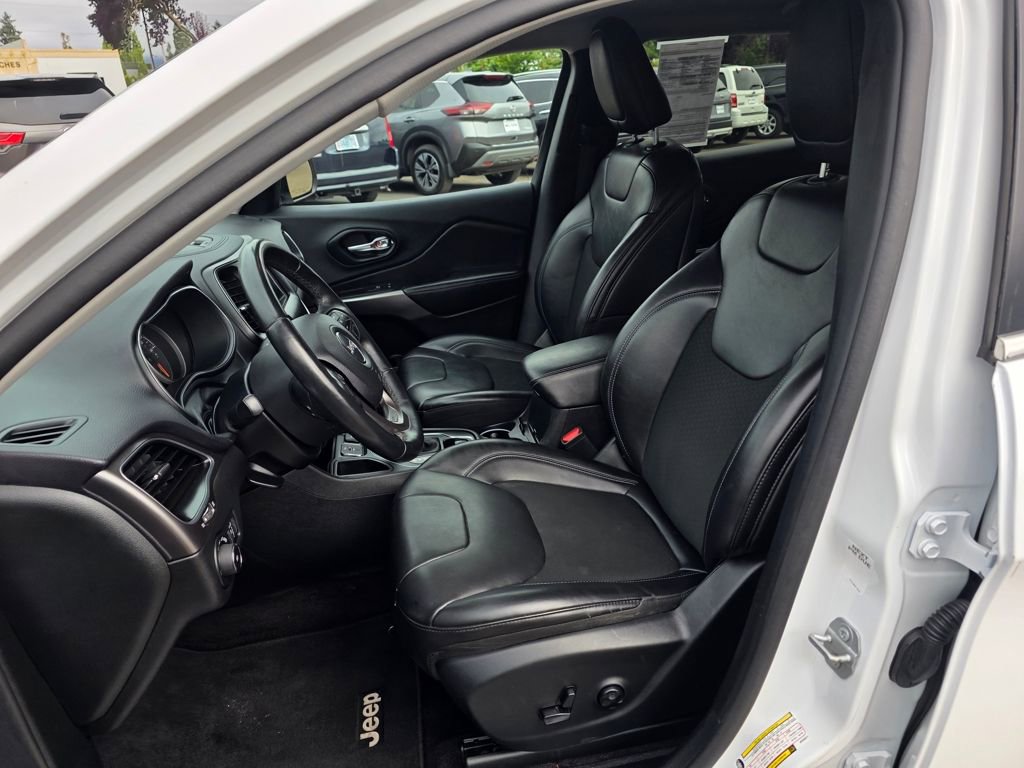 Used 2019 Jeep Cherokee Latitude Plus image 7