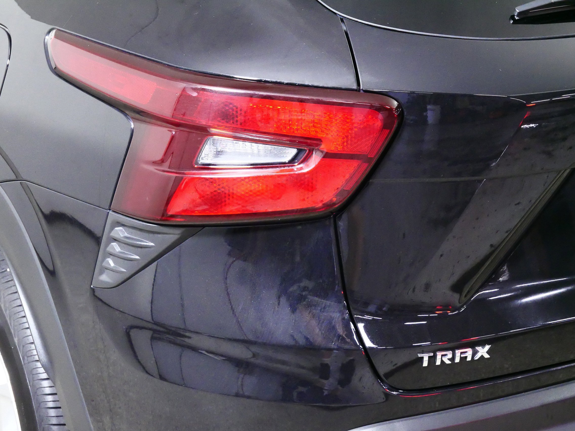 Used 2025 Chevrolet Trax LS w/ LS Convenience Package FWD image 17