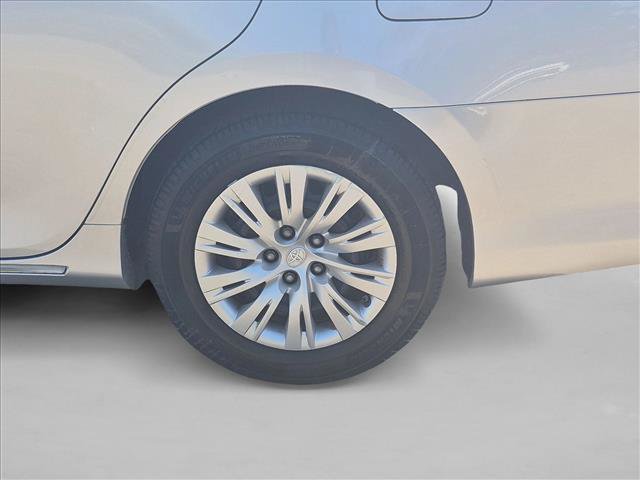 Used 2014 Toyota Camry LE FWD image 21
