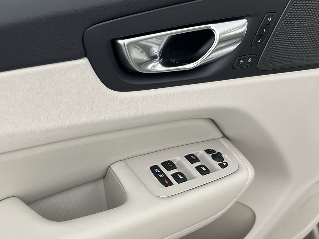 New 2026 Volvo XC60 B5 Ultra w/ Protection Package Premier image 13