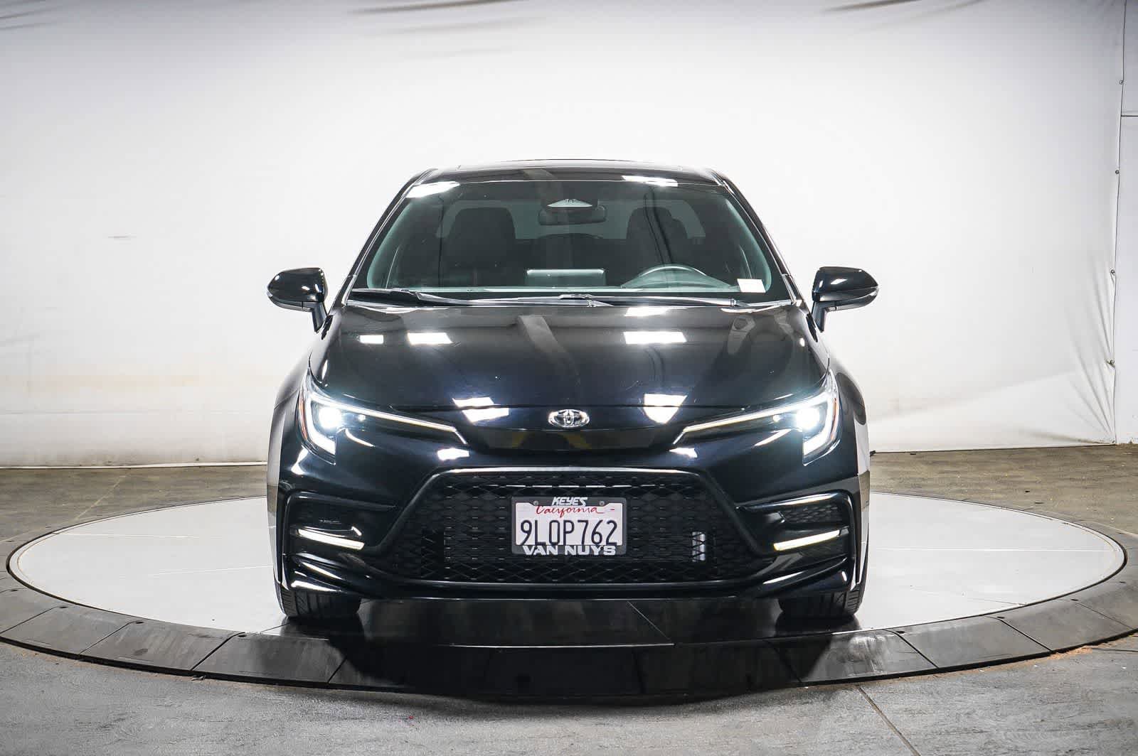 Used 2024 Toyota Corolla SE w/ SE Premium Package image 3