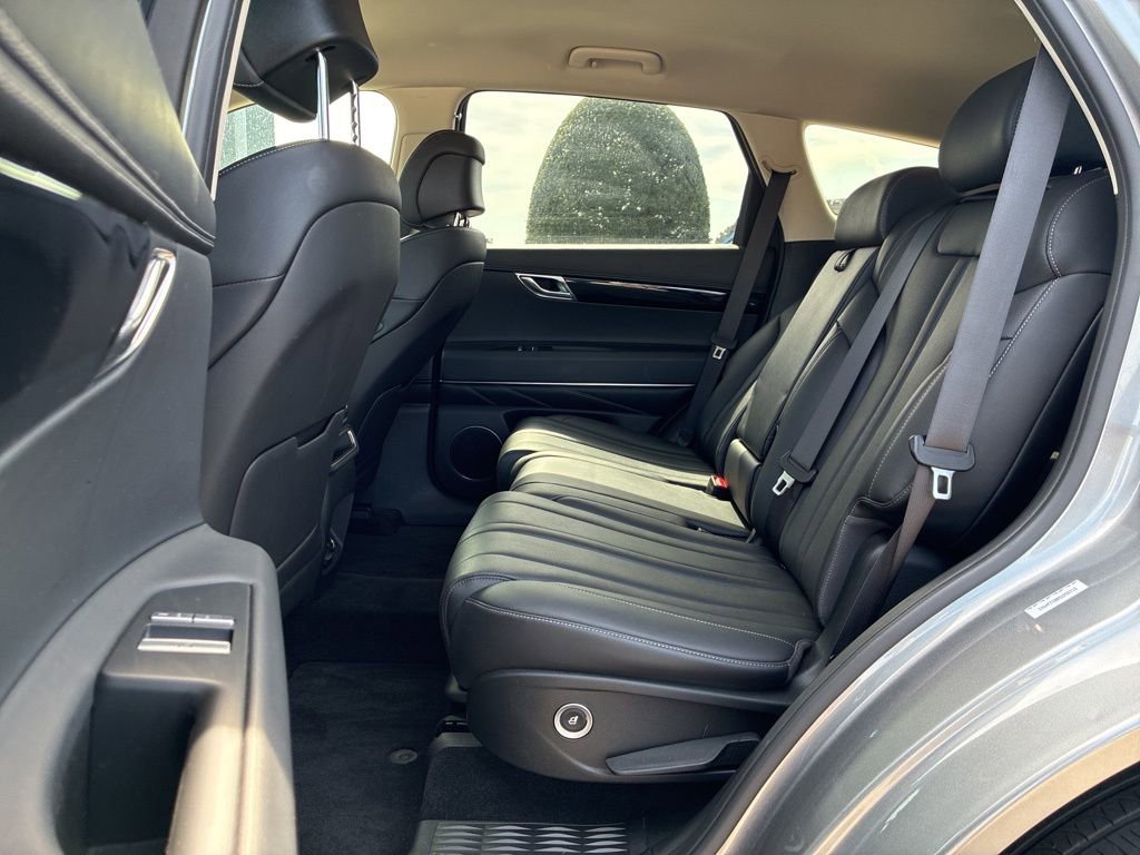 Used 2025 Genesis GV80 2.5T Standard image 15