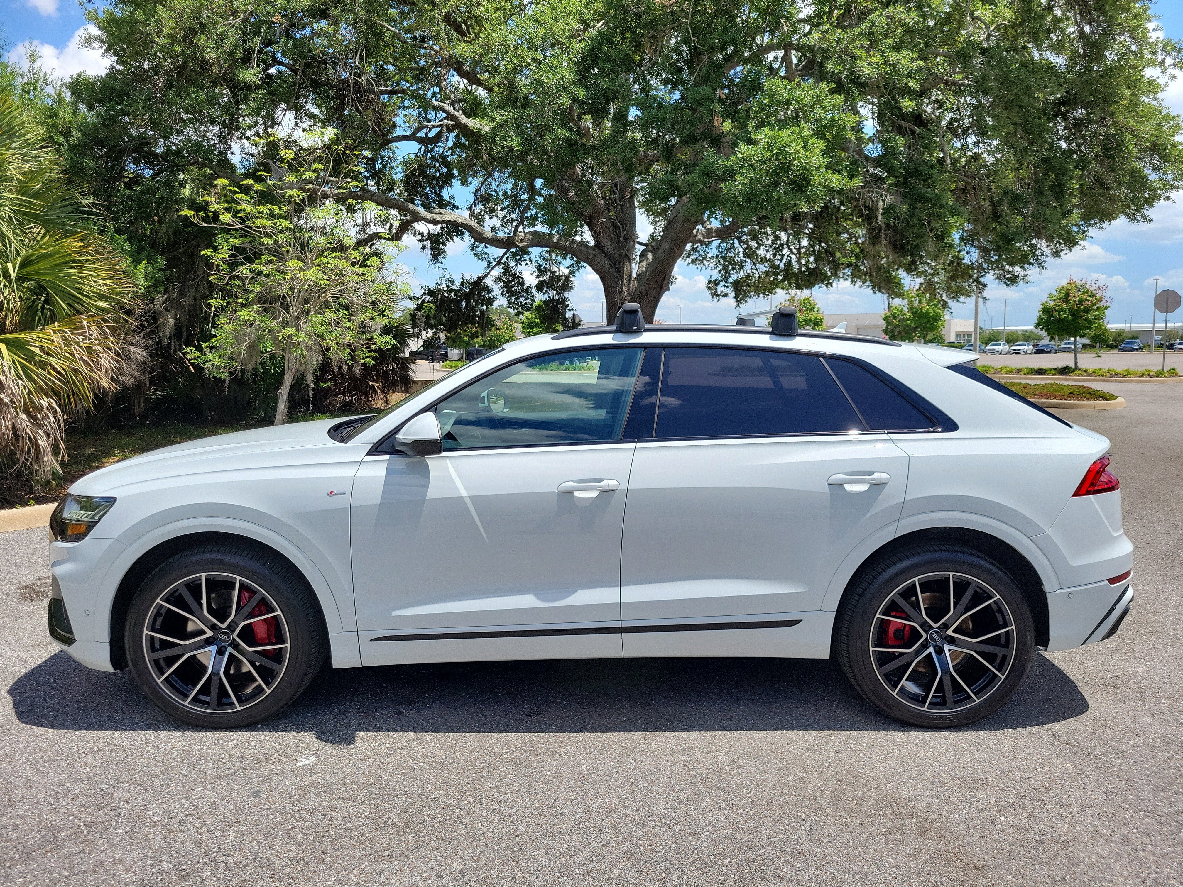 Used 2019 Audi Q8 Prestige w/ Luxury Package AWD/4WD image 7