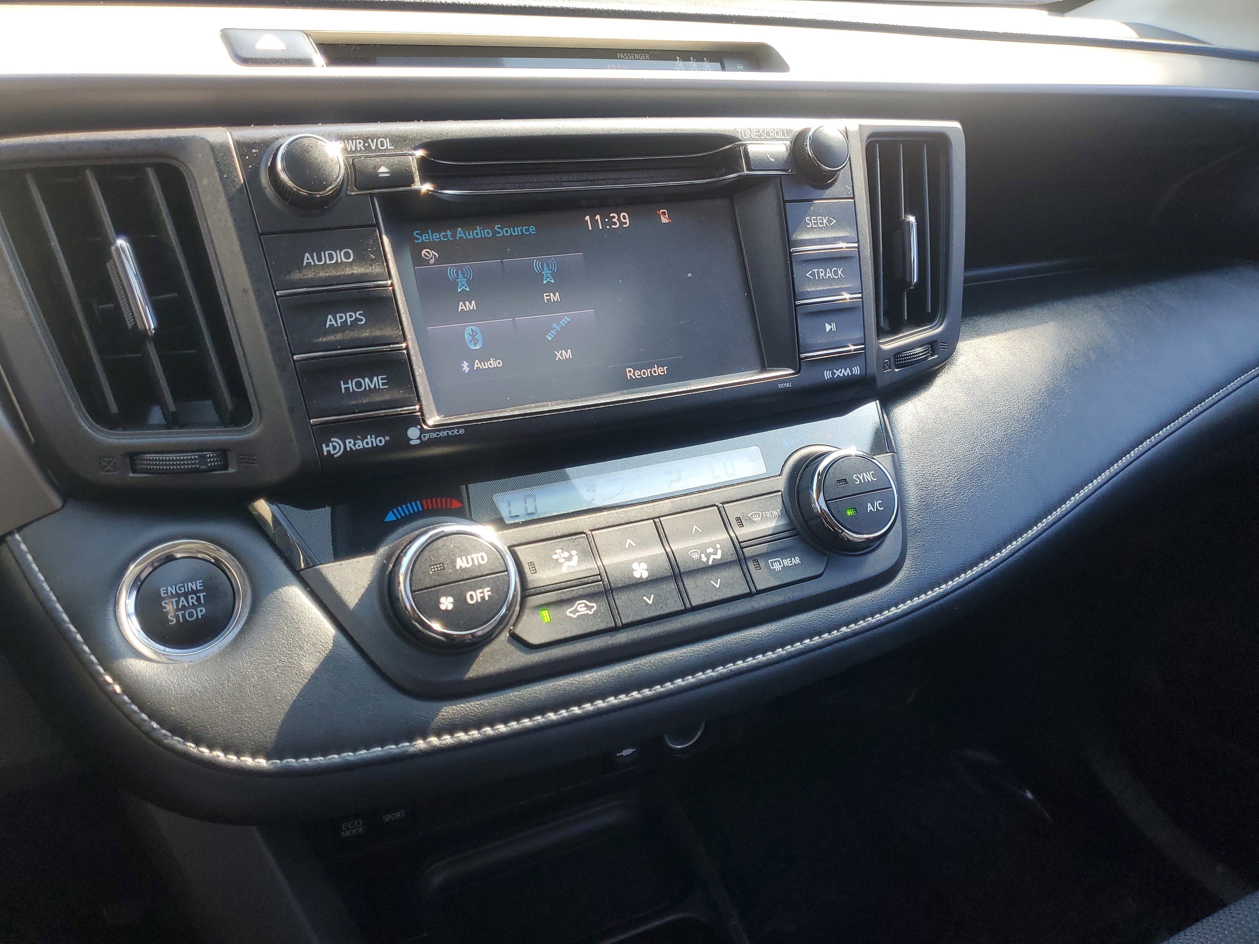 Used 2018 Toyota RAV4 XLE image 26