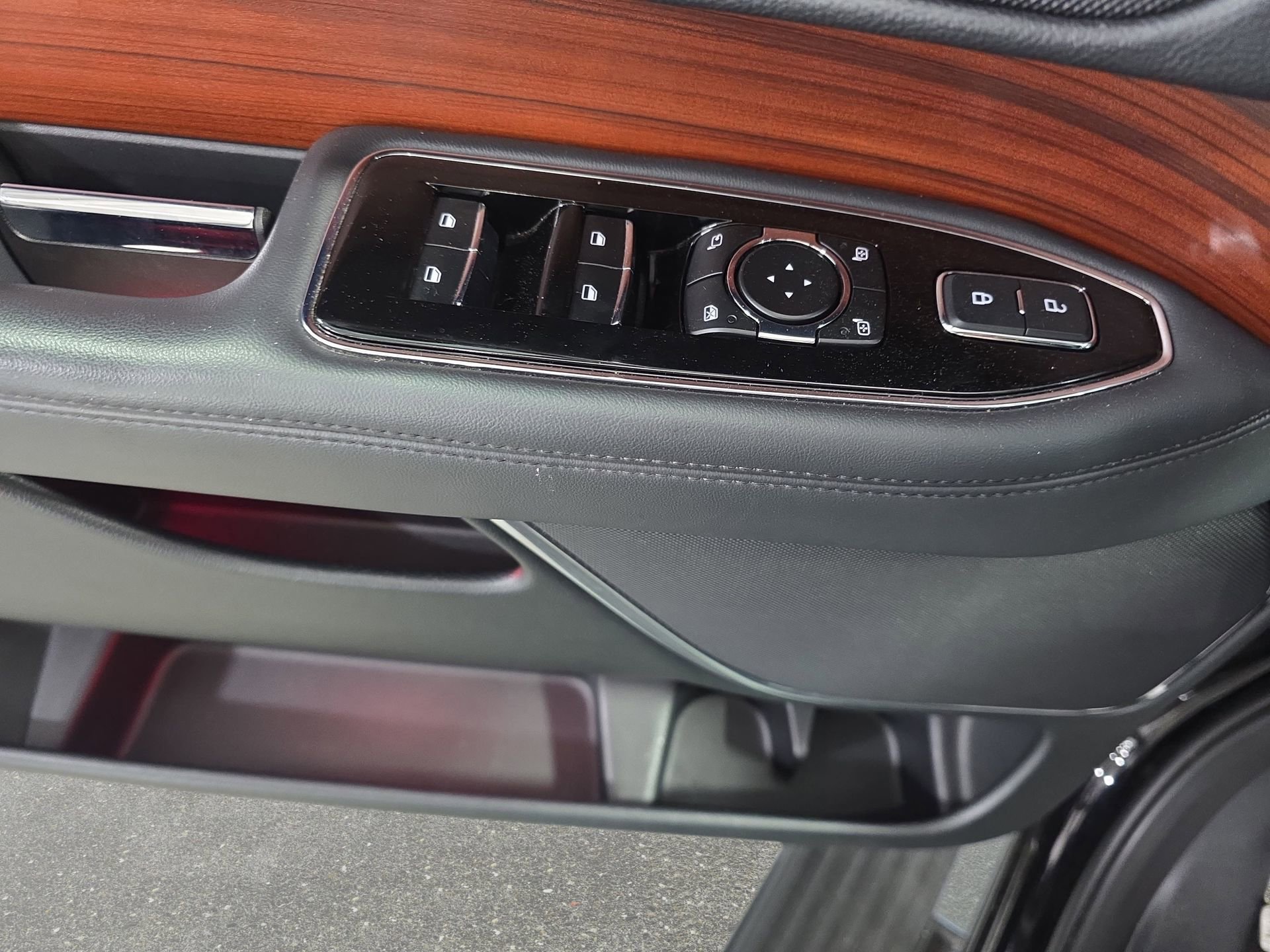 Used 2024 Lincoln Navigator Reserve AWD/4WD image 27