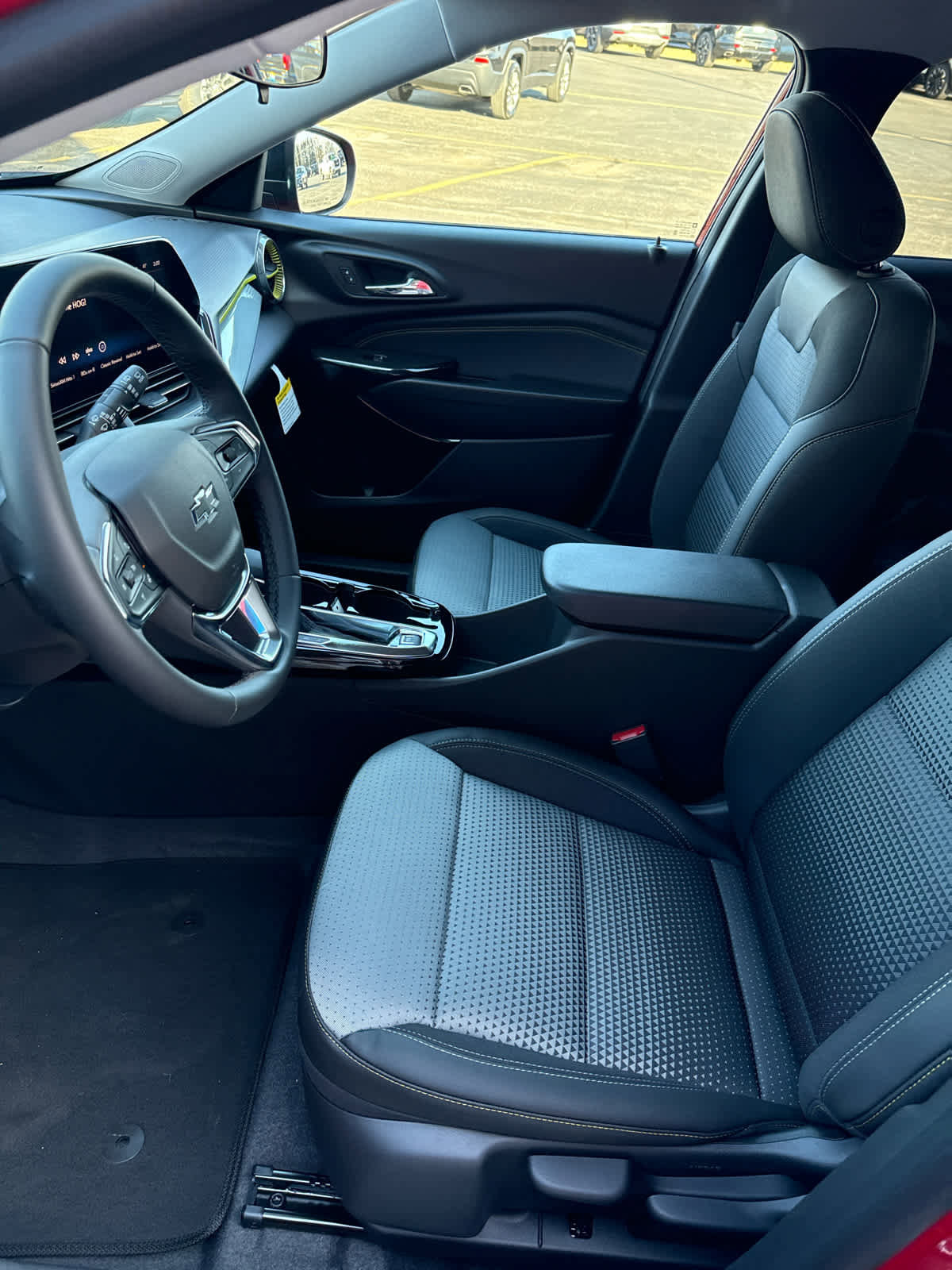 New 2026 Chevrolet Trax LT w/ Driver Confidence Package image 4